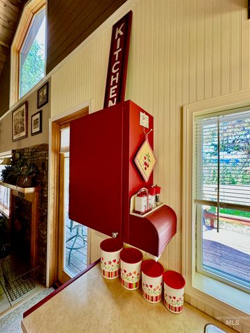 22767 Spruce Lane, Winchester, ID 83555