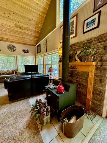 22767 Spruce Lane, Winchester, ID 83555