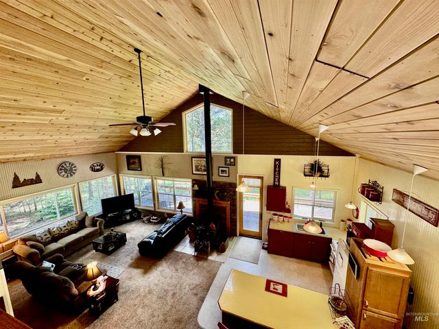 22767 Spruce Lane, Winchester, ID 83555