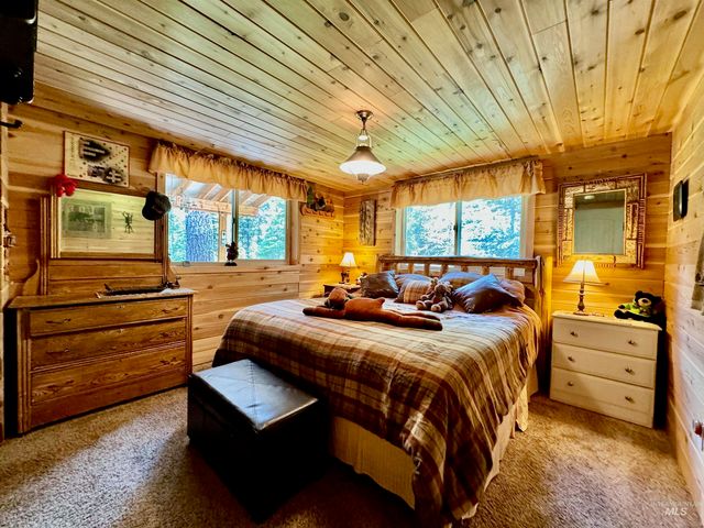 22767 Spruce Lane, Winchester, ID 83555