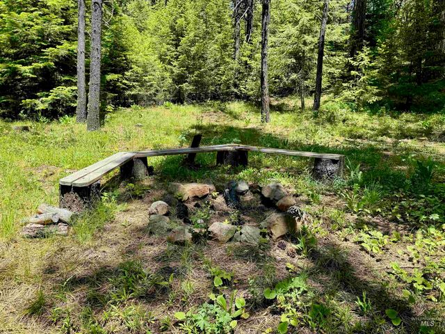 22767 Spruce Lane, Winchester, ID 83555