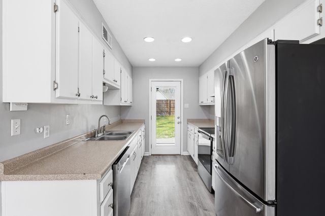 6914 ASPENHILL DR, Bartlett, TN 38135