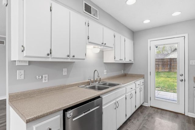 6914 ASPENHILL DR, Bartlett, TN 38135