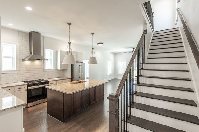 1711 17th Ave, N, Nashville, TN 37208