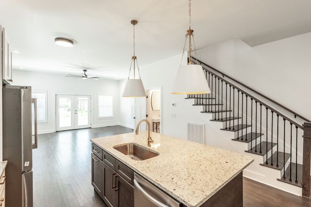 1711 17th Ave, N, Nashville, TN 37208