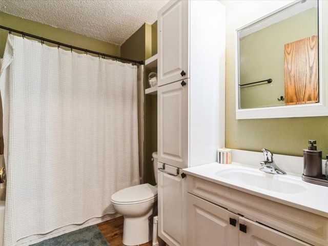 431 Teakwood Lane NE, Cedar Rapids, IA 52402