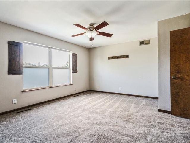 431 Teakwood Lane NE, Cedar Rapids, IA 52402