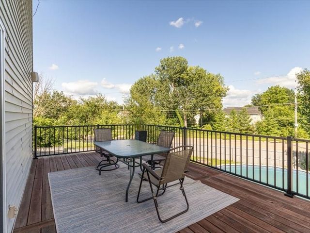 431 Teakwood Lane NE, Cedar Rapids, IA 52402