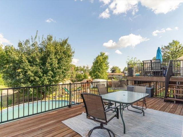 431 Teakwood Lane NE, Cedar Rapids, IA 52402