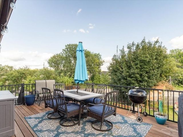 431 Teakwood Lane NE, Cedar Rapids, IA 52402