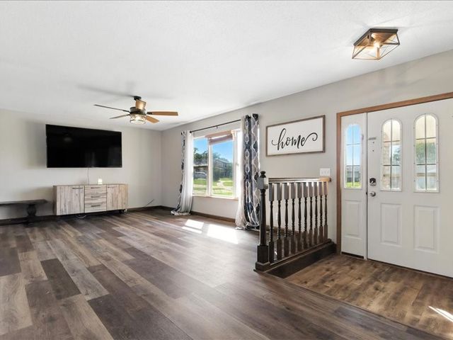 431 Teakwood Lane NE, Cedar Rapids, IA 52402