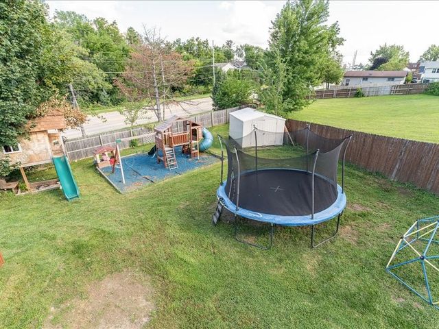 431 Teakwood Lane NE, Cedar Rapids, IA 52402