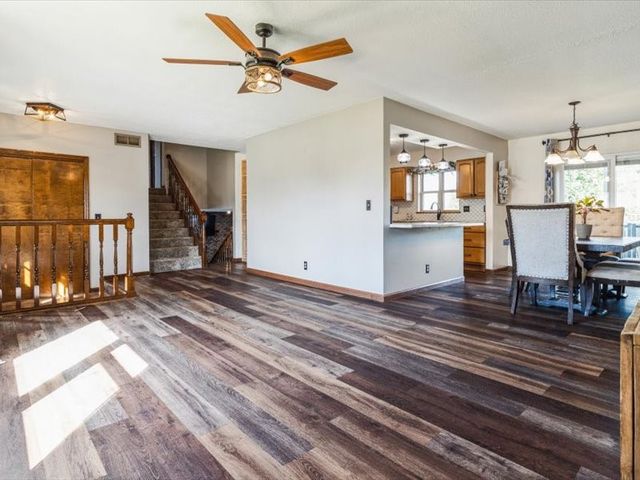 431 Teakwood Lane NE, Cedar Rapids, IA 52402