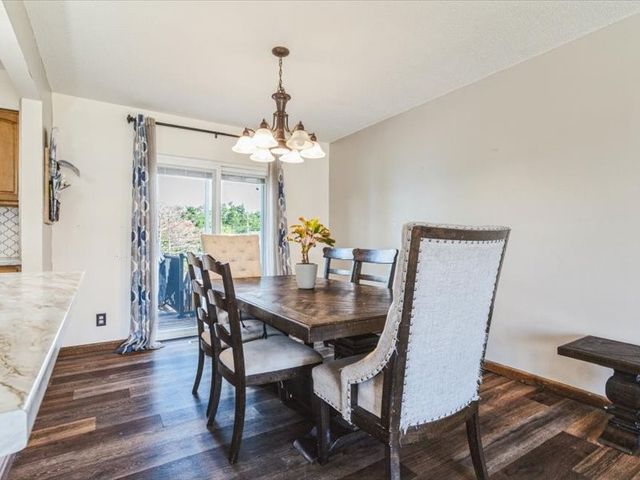 431 Teakwood Lane NE, Cedar Rapids, IA 52402