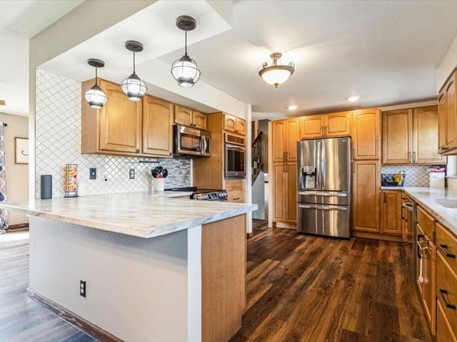 431 Teakwood Lane NE, Cedar Rapids, IA 52402