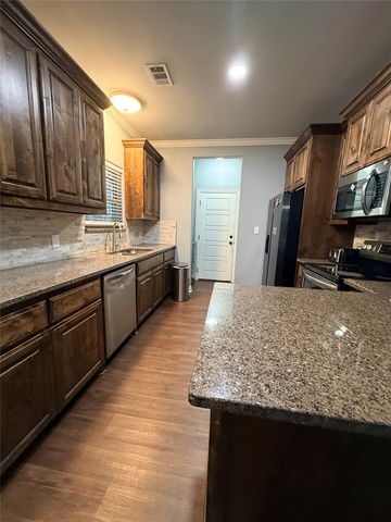 521 S Montgomery Street, Sherman, TX 75090