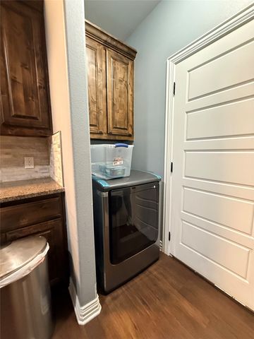 521 S Montgomery Street, Sherman, TX 75090