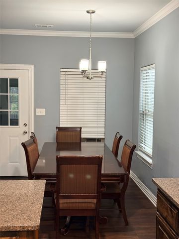 521 S Montgomery Street, Sherman, TX 75090