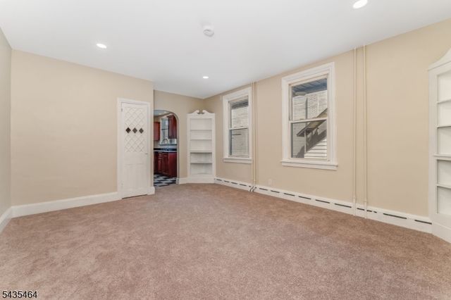 441 S Main St, Phillipsburg Town, NJ 08865