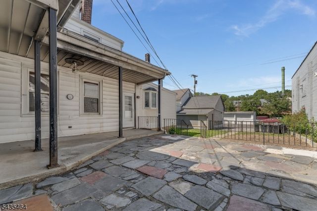 441 S Main St, Phillipsburg Town, NJ 08865