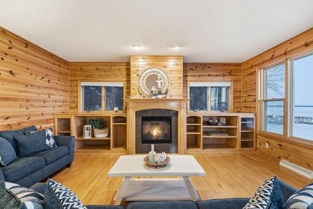 W6537 FIRELANE 8, Menasha, WI 54952