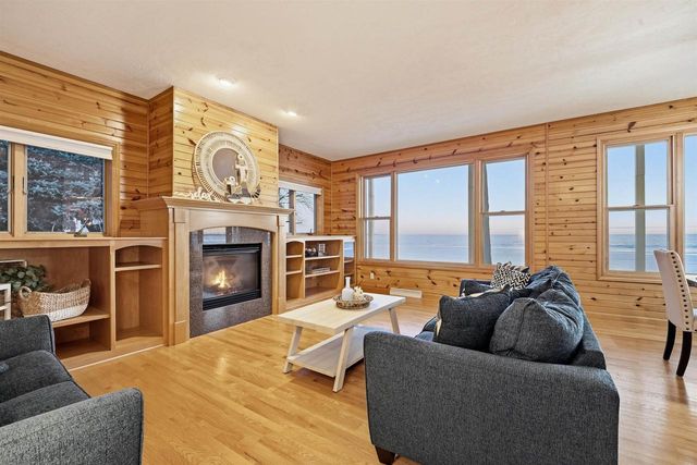 W6537 FIRELANE 8, Menasha, WI 54952