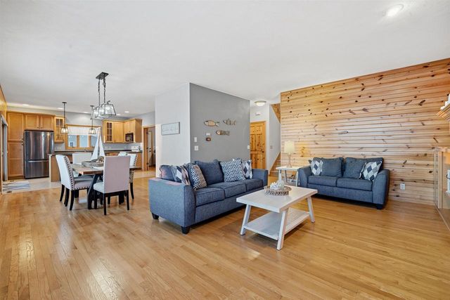 W6537 FIRELANE 8, Menasha, WI 54952