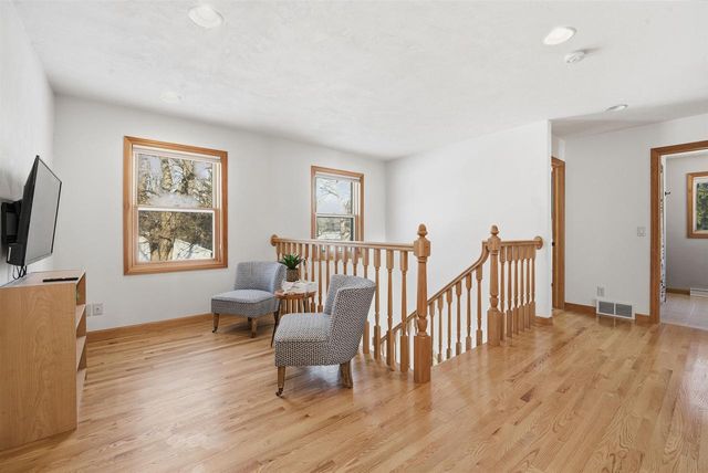 W6537 FIRELANE 8, Menasha, WI 54952