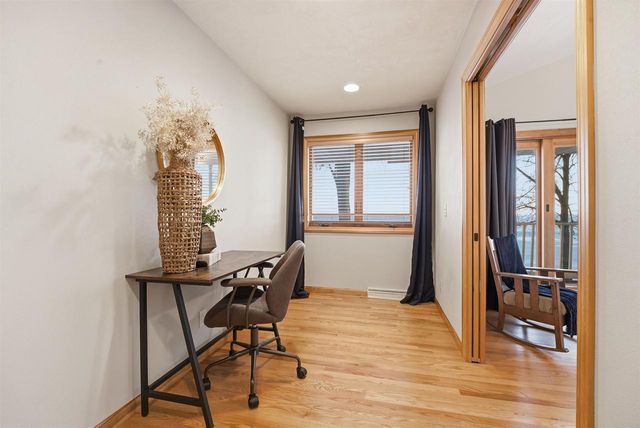 W6537 FIRELANE 8, Menasha, WI 54952