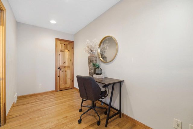 W6537 FIRELANE 8, Menasha, WI 54952