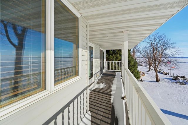 W6537 FIRELANE 8, Menasha, WI 54952