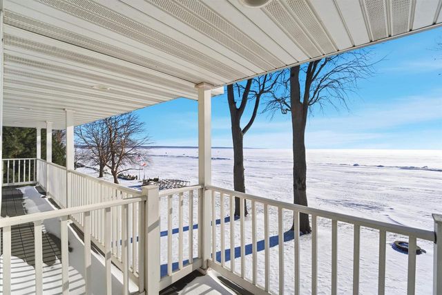 W6537 FIRELANE 8, Menasha, WI 54952