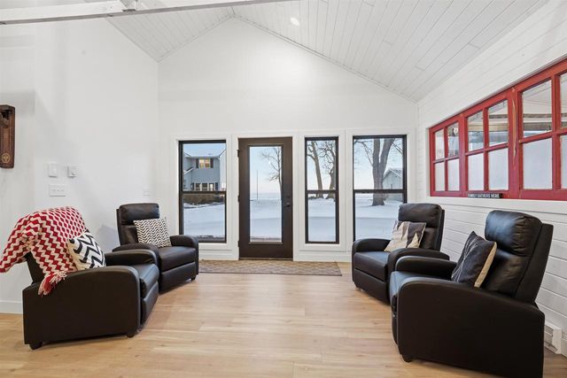 W6537 FIRELANE 8, Menasha, WI 54952