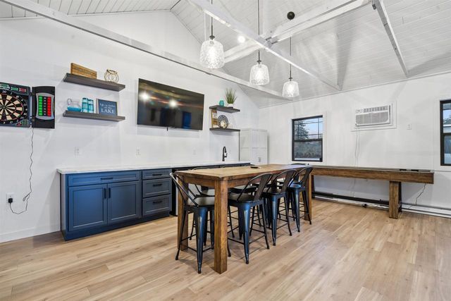 W6537 FIRELANE 8, Menasha, WI 54952