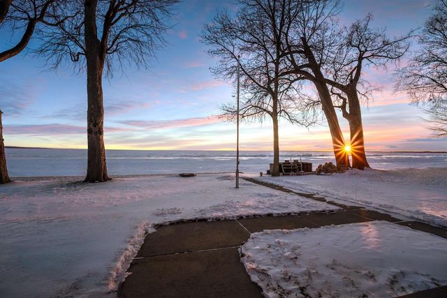 W6537 FIRELANE 8, Menasha, WI 54952