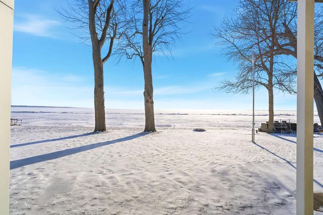 W6537 FIRELANE 8, Menasha, WI 54952