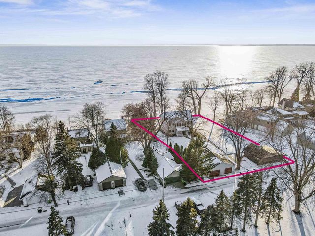 W6537 FIRELANE 8, Menasha, WI 54952