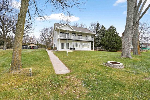 W6537 FIRELANE 8, Menasha, WI 54952