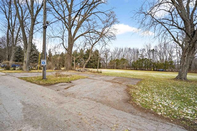 W6537 FIRELANE 8, Menasha, WI 54952