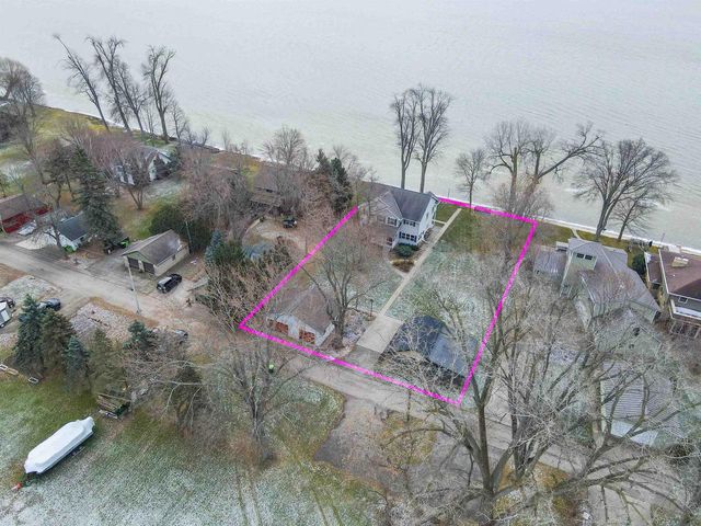 W6537 FIRELANE 8, Menasha, WI 54952