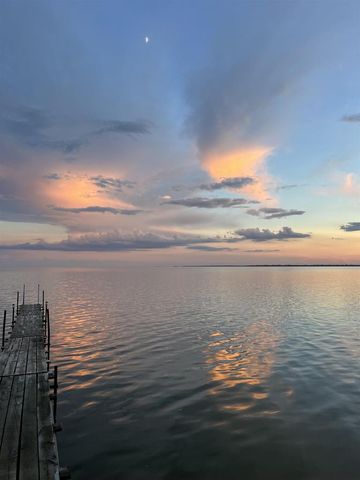 W6537 FIRELANE 8, Menasha, WI 54952