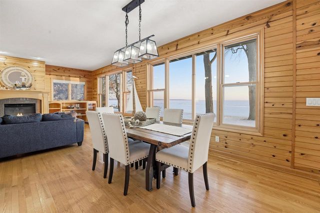 W6537 FIRELANE 8, Menasha, WI 54952