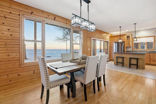 W6537 FIRELANE 8, Menasha, WI 54952