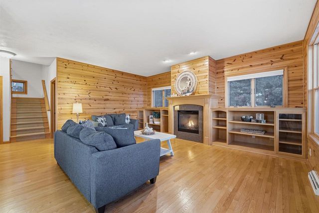 W6537 FIRELANE 8, Menasha, WI 54952