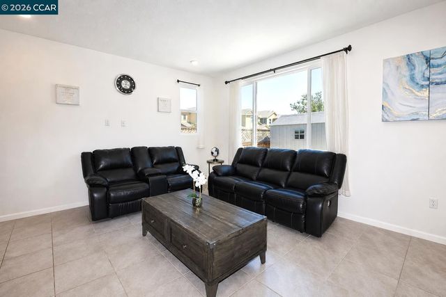 294 Caputo Cir, Oakley, CA 94561
