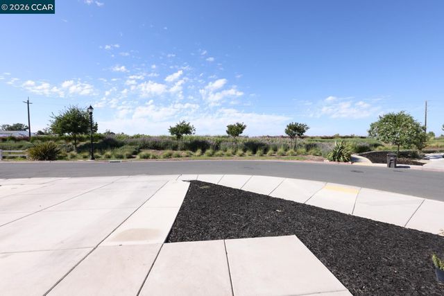 294 Caputo Cir, Oakley, CA 94561