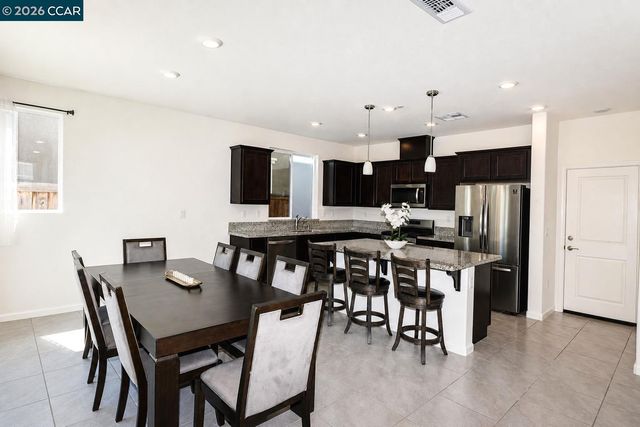 294 Caputo Cir, Oakley, CA 94561