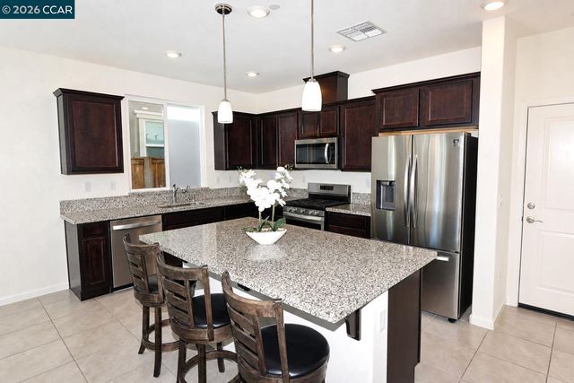 294 Caputo Cir, Oakley, CA 94561