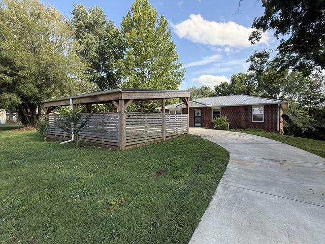 81 County House Cir, Carthage, TN 37030