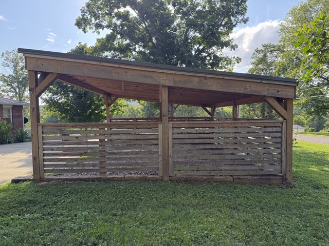 81 County House Cir, Carthage, TN 37030